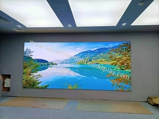 Indoor LED-advertentiebeeldscherm 1500cd Helderheid en ijzer/gegooid aluminium kastmateriaal voor opvallende berichten